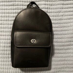 Coach Turnlock Sling Pack GUNMETAL/BLACK